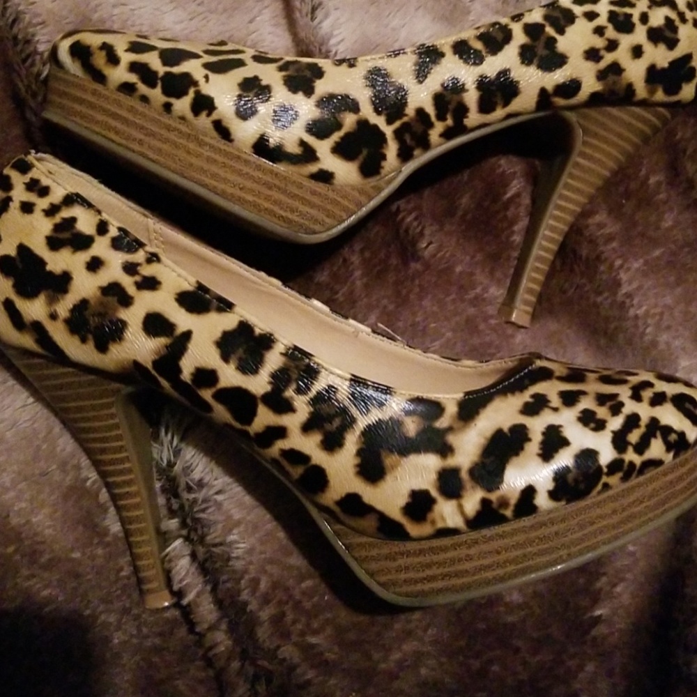 Kenneth Cole platform heels